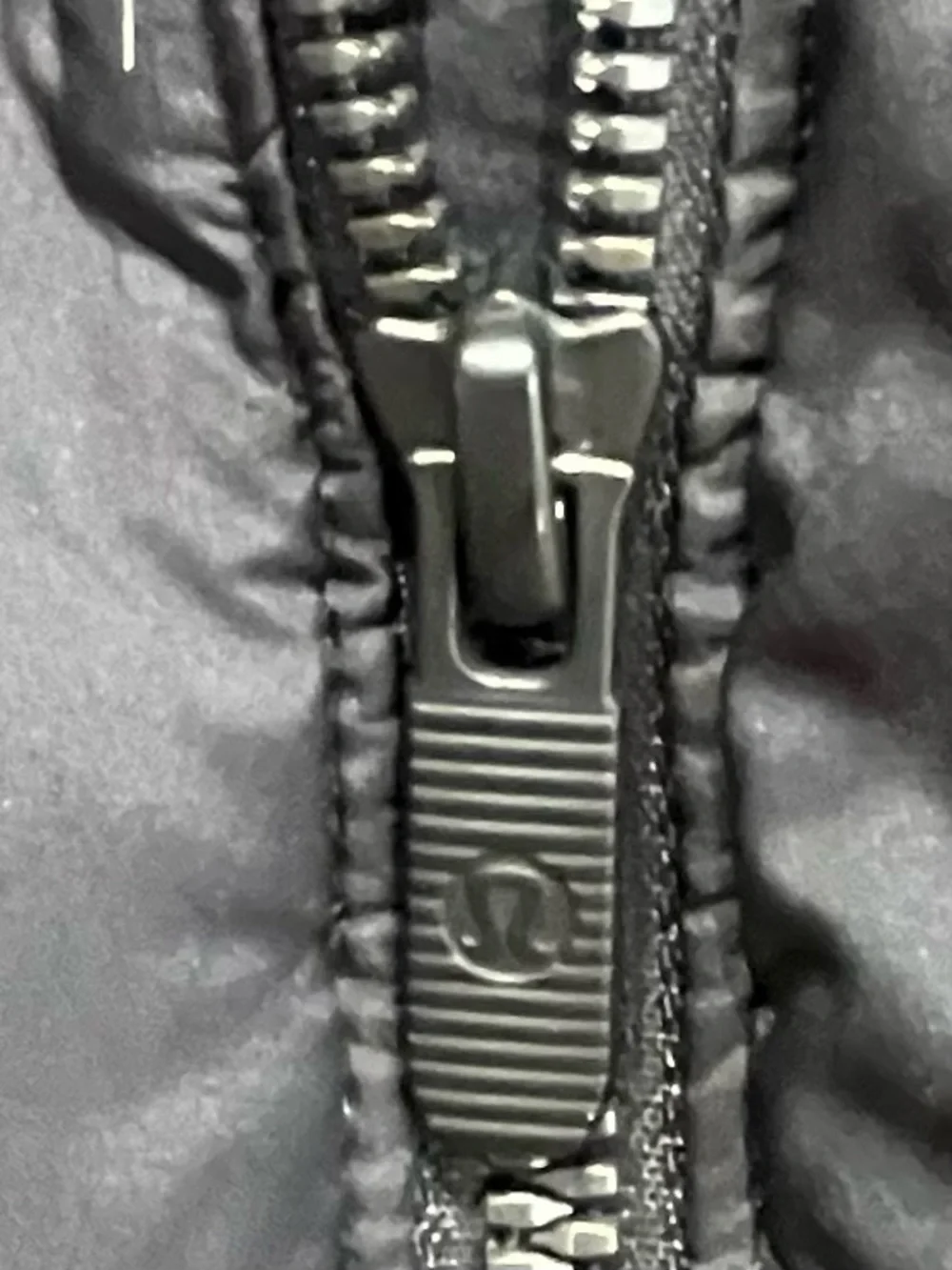 Lululemon Pack It Down Black Vest Size 8 - Picture 5 of 8